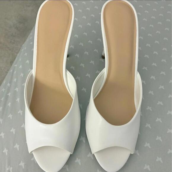 White heels - Picture 2 of 4